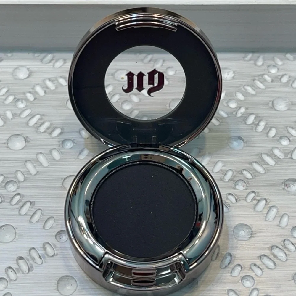 VAULTED FORMULA ~ Urban Decay ~ ‘BLACKOUT’ Eyeshadow Single ~ VERY RARE, & HTF
